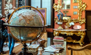 Globo terraqueo en el salón del museo